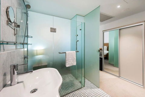 The Nest - Modern Room In Northbridge With Roof Terrace - Dentist Find 3