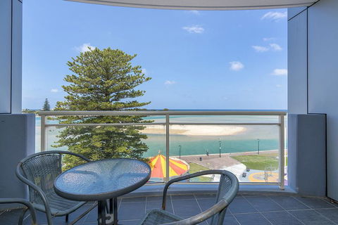 The Oaks Waterfront Resort, Unit 303 - Dentist Find 2