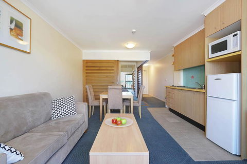 The Oaks Waterfront Resort, Unit 414 - Dentist Find 3