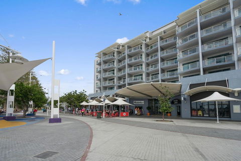 The Oaks Waterfront Resort, Unit 414 - Dentist Find 0