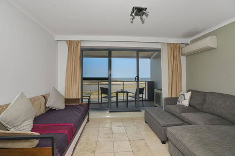 The Oaks Waterfront Resort, Unit 509 - Dentist Find 2