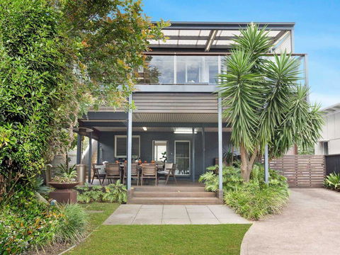 The Old Bottleshop - Waterfront, Pool Table And More - Dentist Find 0