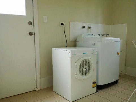 THE PALM FARM - PET FRIENDLY - WEEKLY ONLY - Dentist Find 1