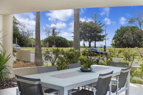 The Palms 1 @ Clarkes Beach - Dentist Find 1
