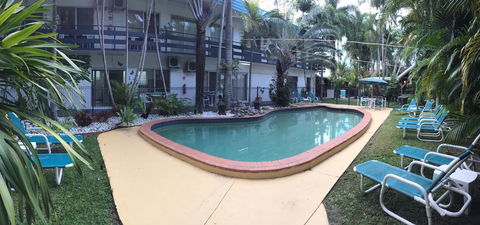 The Palms At Palm Cove - Dentist Find 1