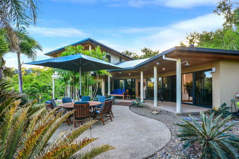 The Palms On Hamilton Island - Dentist Find 1