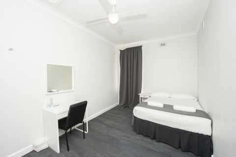 The Parade Hotel - Dentists Australia 3