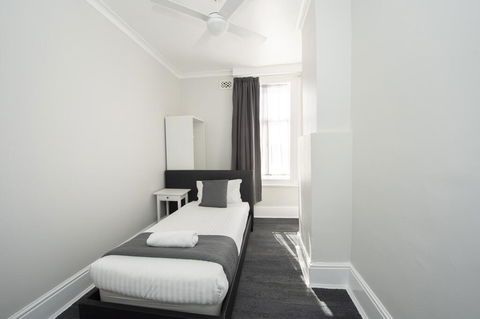 The Parade Hotel - Dentists Australia 2