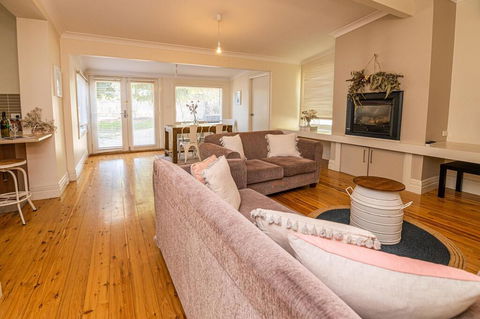 The Pearl On Prince  Stylish Cottage, CBD, Wifi - Dentist Find 1