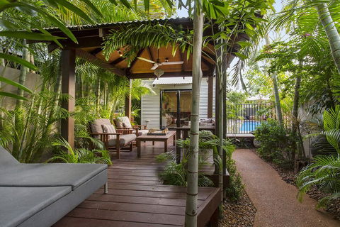 The Pearle Of Cable Beach - Dentist Find 2