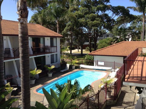 The Peninsular Merimbula - Dentist Find 0