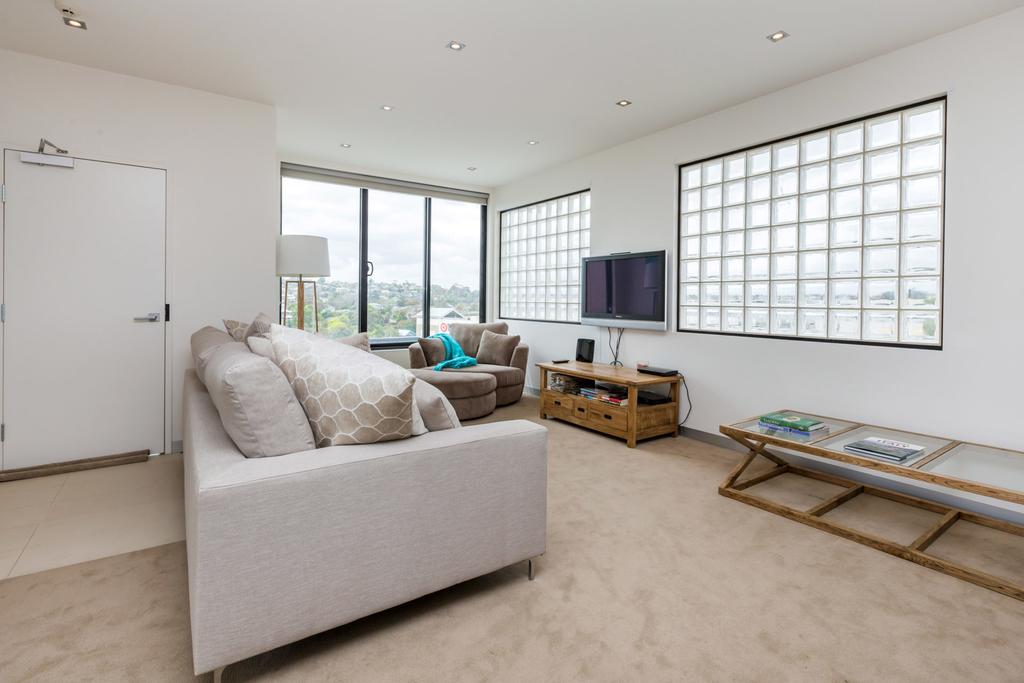 THE PENTHOUSE - MORNINGTON