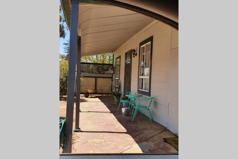 The Pool House - Dentist Find 2