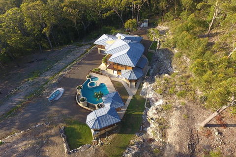 The Pool House - Dentist Find 0