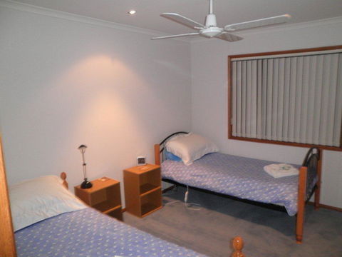 The Real McCoy Holiday Accommodation - Dentists Australia 3