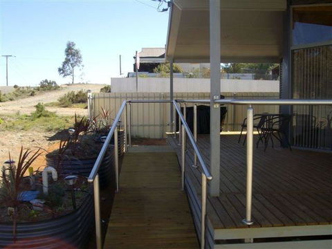 The Real McCoy Holiday Accommodation - Dentists Australia 1