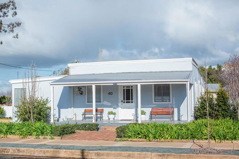 The Rested Guest 3 Bedroom Cottage West Wyalong - Dentist Find 0