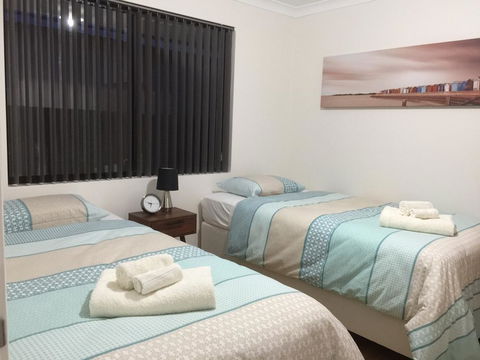 The Royal Dolphin Holiday Home - Dentist Find 2