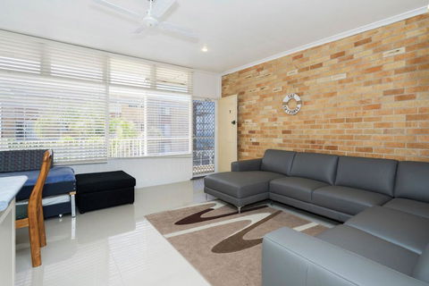 The Sands, Unit 9 - The Entrance - Dentist Find 3