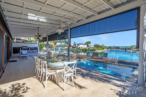 The Savoy Beach House - Dentists Australia 2