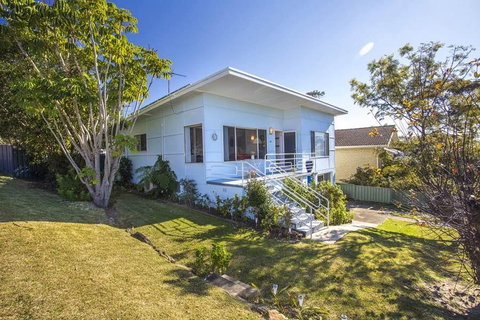 The Seaside Beachhouse Mollymook - Dentist Search 1