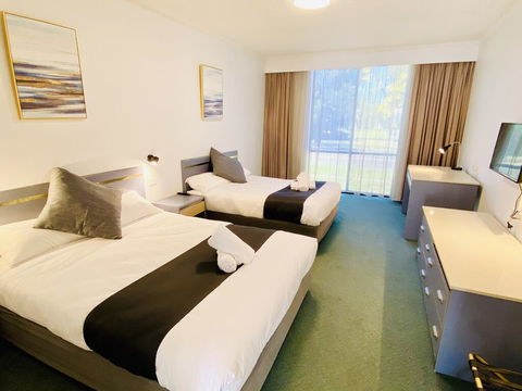 The Select Inn Penrith - Dentists Australia 1