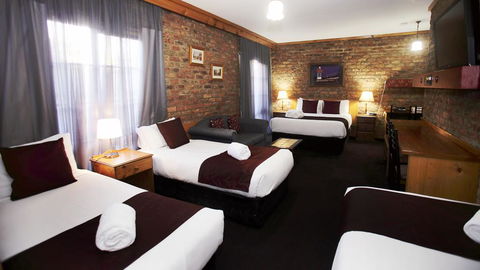 The Settlement Historic Hotel - Dentist Search 3