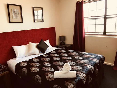 The Shamrock Hotel - Dentist Search 0