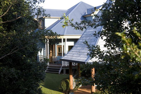 The Spotted Chook And Amelie's Petite Maison - Dentists Australia 1