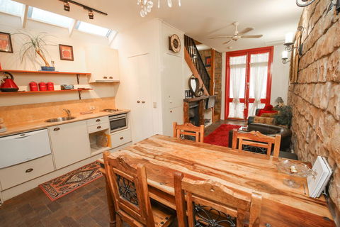 The Stable On Olive - Dentist Find 1