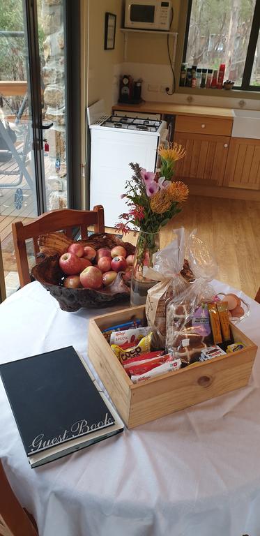 The Stone Cottage (with Tennis Court) - Dentist Search 1