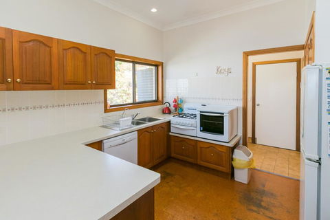 The Sun And The Sea In Hervey Bay - Dentists Australia 1