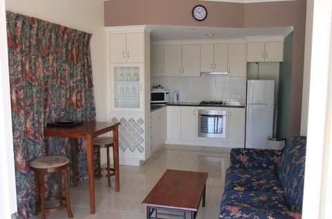 The Swagmans Rest Apartments - Dentist Find 3