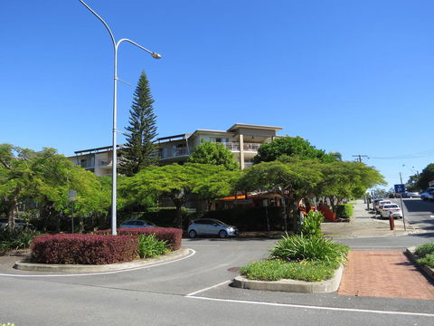 The Village At Burleigh - Dentists Australia 2