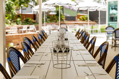 The Waterloo Bay Hotel - Dentists Australia 3