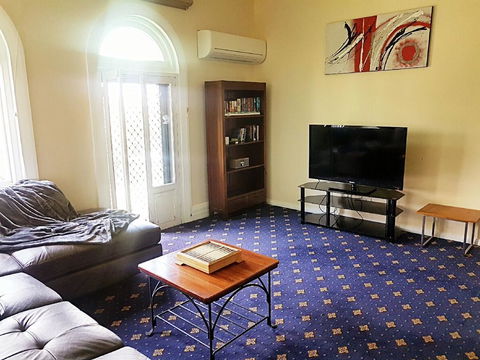 The Wharf Hotel - Dentist Find 2