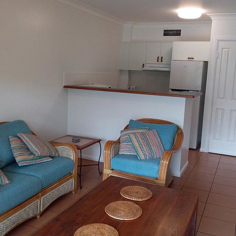 The York Beachfront Holiday Apartments - Dentist Find 3