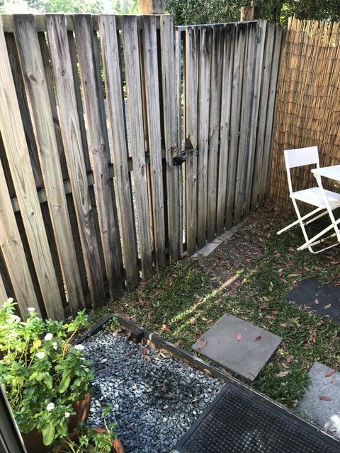 Theme Park Stay - Dentist Search 2