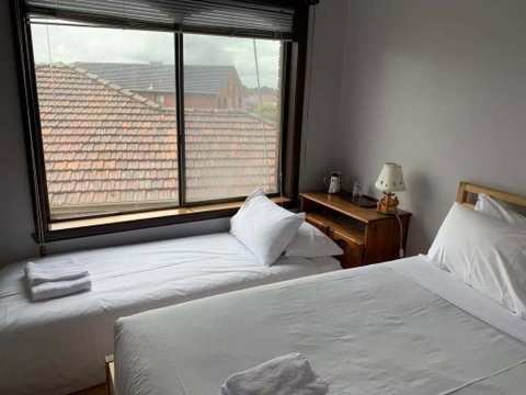 Thomastown Antique House Room 3 - Dentist Search 0