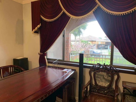 Thomastown Antique House Room 4 - Dentist Find 2