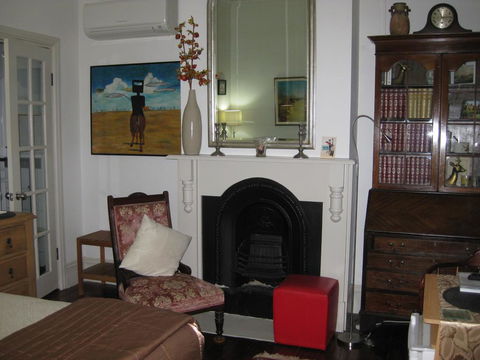 Three Chimneys Bed And Breakfast Boutique Guest House - Dentist Search 2