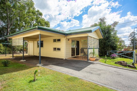 Tiaro Tourist Stopover - Dentist Find 1