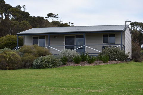 Tidal Dreaming Seaview Cottages - Dentist Find 0