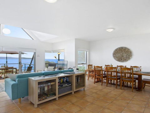 Tilbury Breeze - Ocean Views, Comfort And Style - Dentist Search 3