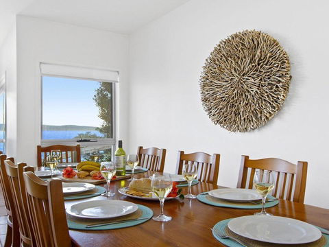 Tilbury Breeze - Ocean Views, Comfort And Style - Dentist Search 2