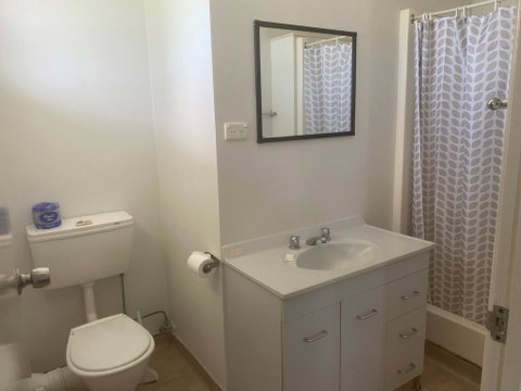 Tin Can Bay Budget Accommodation - Dentist Find 2