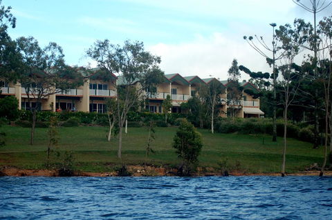 Tinaroo Lake Resort - Dentist Find 2