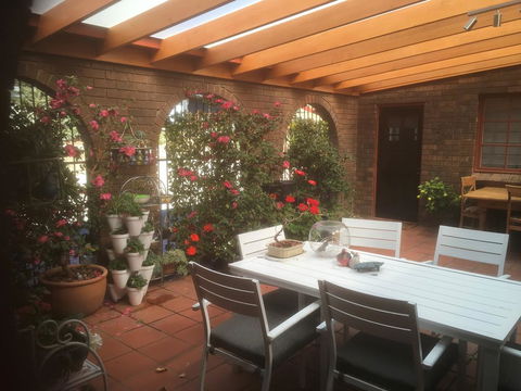 Tinder Lodge Studio - Dentists Australia 1