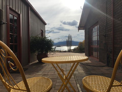 Tinder Lodge Studio - Dentists Australia 3