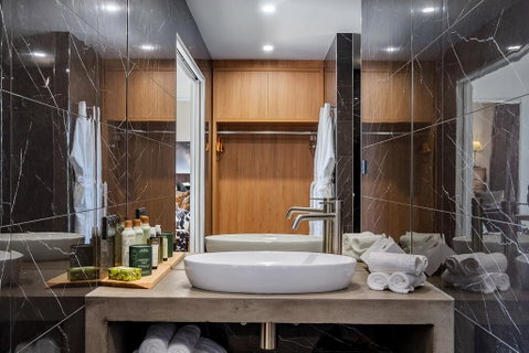 Tinderbox Retreat - Dentist Find 2